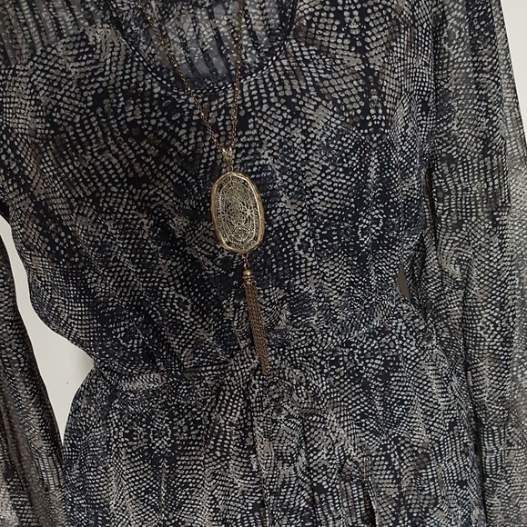 Forever 21 Long Sleeve Dress - Picture 4 of 5